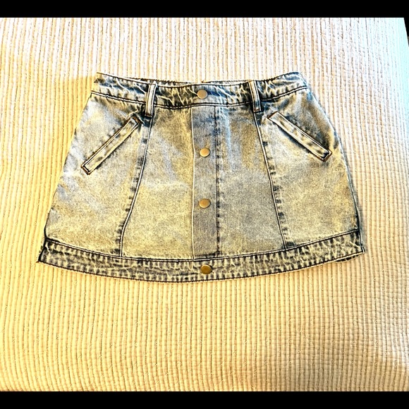 DAXON DENIM MINI SKORT (WASHED DENIM) Medium - Picture 5 of 7